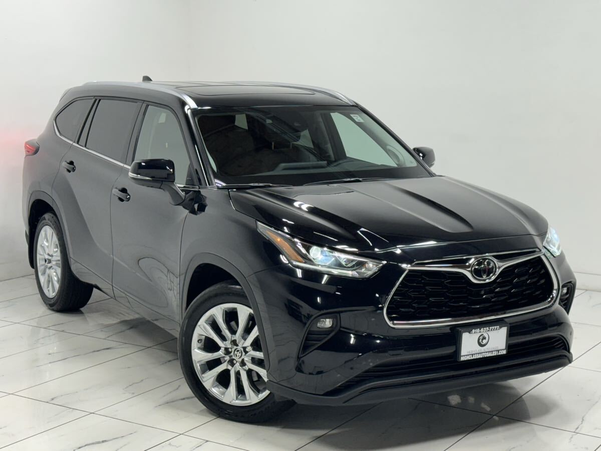 Owner 2022 Toyota Highlander Limited 12254 Miles Midnight Black Metallic  3.5L 6 Cylin