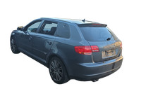 Audi A3 8P 04-08 5T Ablagefach Staufach Fach Rechts Vorne Audi A3 8P 04-08 12.10.2007 8P0881578 gebraucht Vorschau 8