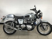 TRIUMPH THRUXTON