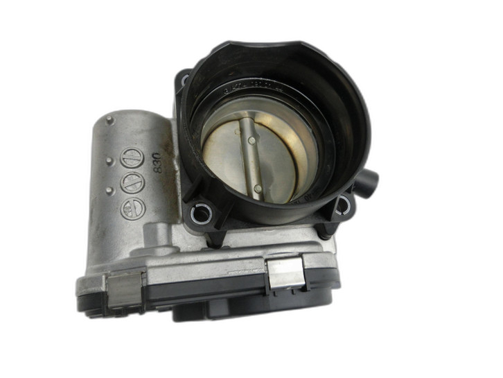 Mercedes W205 C250 14-18 2,0 155KW 274.920 Drosselklappe  - Bild 1