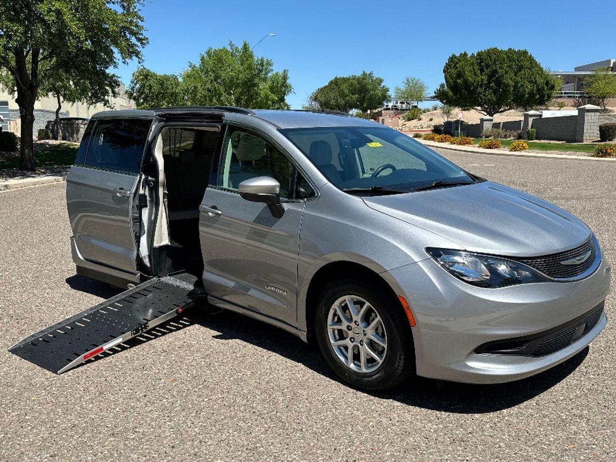 2021 Chrysler Voyager Mobility Van