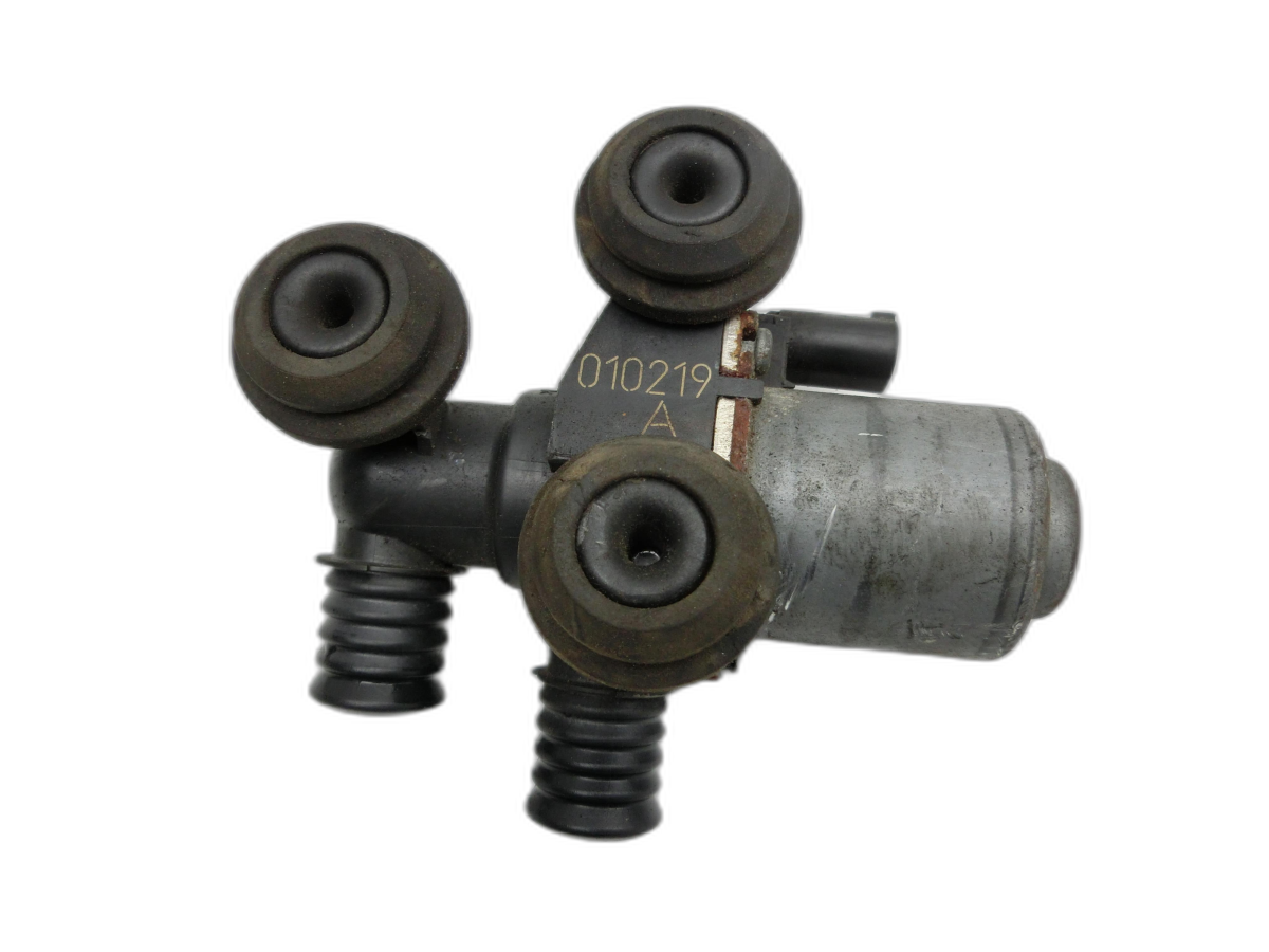 BMW E46 325CI 01-03 2,5i 141KW Wasserventil Ventil Heizung  - Bild 1