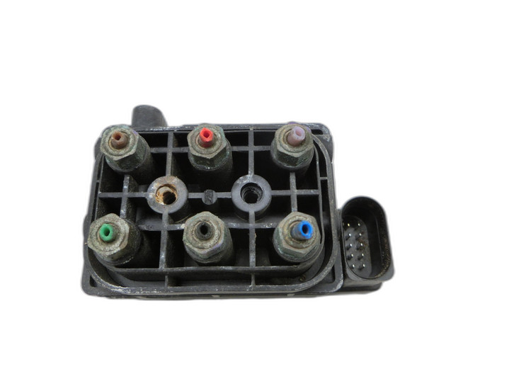 Audi A8 D3 4E qu 02-05 Ventilblock f. Luftfahrwerk Federung Pos.1  - Bild 1