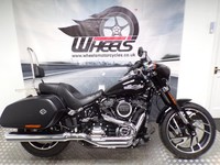 2019 HARLEY DAVIDSON FLSB SPORT GLIDE ONLY 3004 MILES FROM NEW