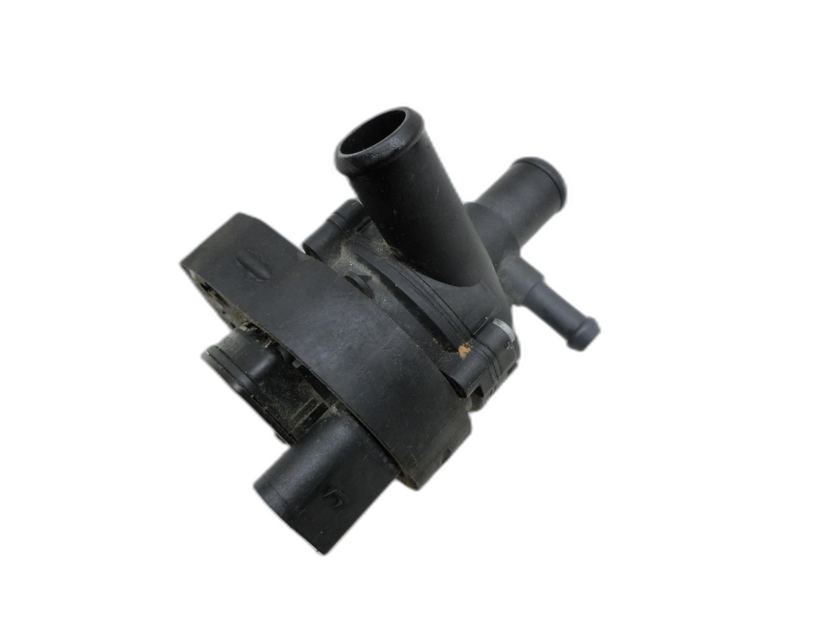 Mercedes W204 S204 C220 07-14 CDI 2,2 125KW Umwelzpumpe Heizung Pumpe  - Bild 1