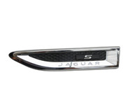 Jaguar E-Pace X540 Leiste Zierleiste Auflage für Kotflügel Links Vorne JHK Jaguar E-Pace X540 19.08.2019 gebraucht Vorschau 1