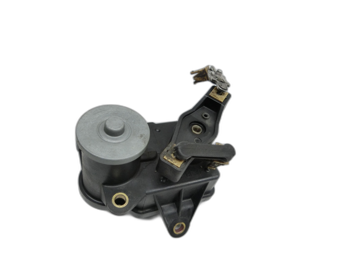 Mercedes W204 C320 07-14 Stellmotor für Ladeluftregelung  - Bild 1