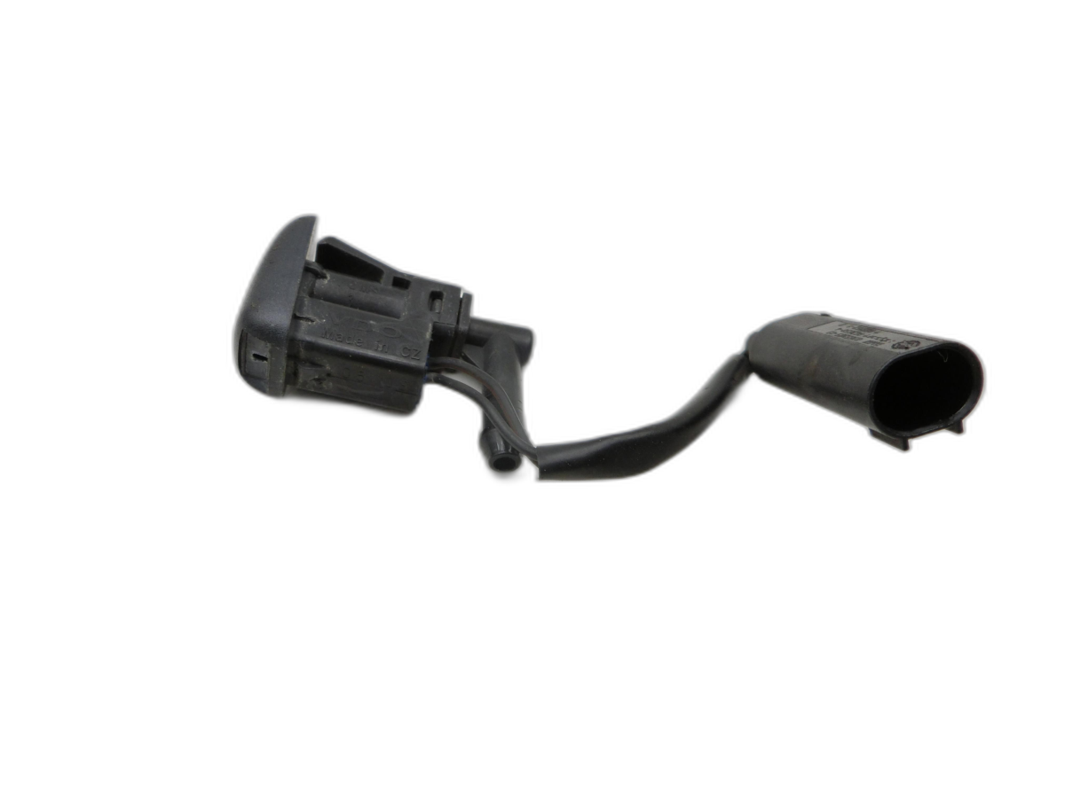 BMW 1er E88 125I 07-11 Waschdüse Rechts Vorne Windschutzscheibe beheizt  - Bild 1