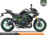 Kawasaki Z900 SE 2025 model