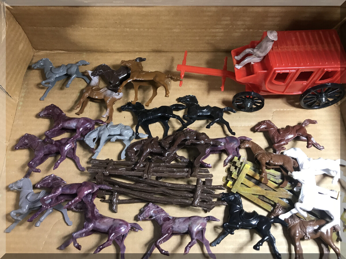 1960S REL WESTERN SET STAGECOACH HORSES COWBOYS SADDLES FENCE CUTOUT TOWN & BOX