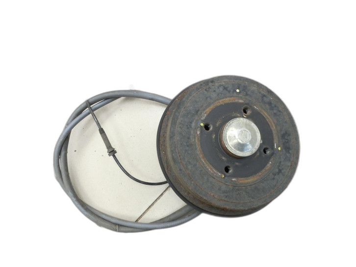 Dacia Sandero II 2 B8 13-17  dCi 1,5 66KW Achsschenkel Radnabe mit ABS Links Hinten  - Bild 1