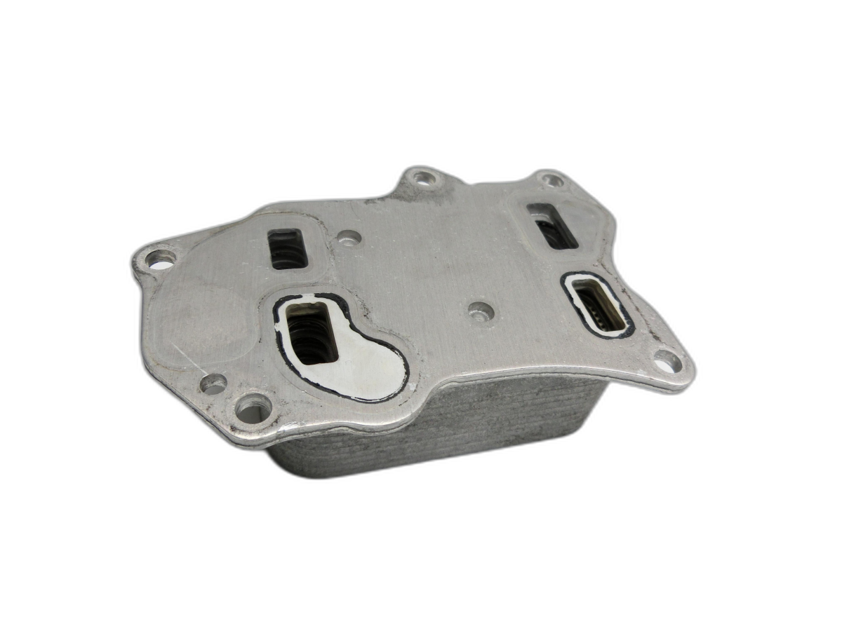 Ford Focus IV 4 HP 18-22 TDCi 1,5 74KW Ölkühler  - Bild 1