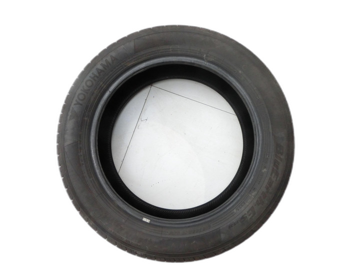 Suzuki Vitara LY 18-24 1 x Reifen Sommerreifen Yokohama 215/55R17 94 V Suzuki Vitara LY 18-24 18.07.2019 gebraucht Bild 1