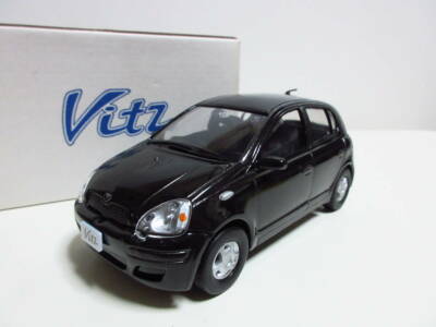 TOYOTA Vitz 1/24 ミニカー 13台 TOYOTA Vitz 1/24 ミニカー 13台 - メルカリ