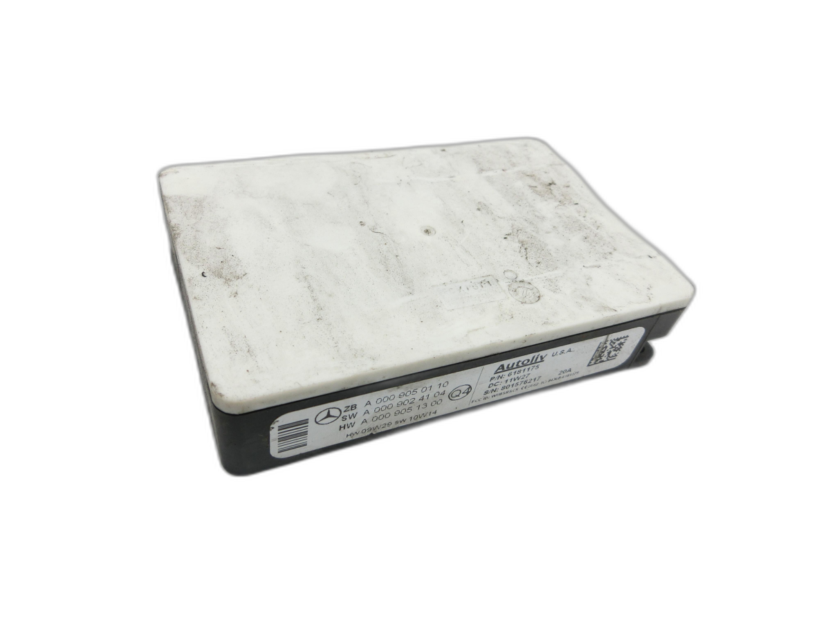 Mercedes A207 C207 E250 11-13 CDI 2,2 150KW Sensor Totwinkelassistent Links Hinten  - Bild 1