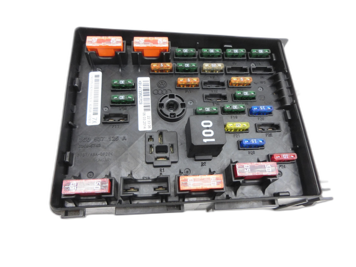 VW Sharan 7N II 10-15 TSI 1,4 110KW Sicherungskasten Zentralelektrik  - Bild 1