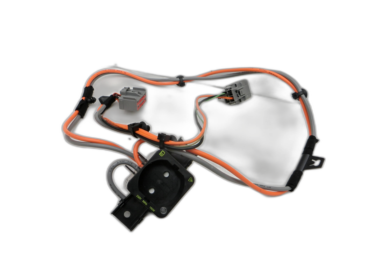 Ford Kuga II 13-16 2,0 132KW 230V Steckdose 150W mit Kabel  - Bild 1