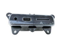 Jeep Grand Cherokee WK2 13-17 USB SD Buchse Anschluss Jeep Grand Cherokee WK2 13-17 08.03.2013 61571C0583 gebraucht Vorschau 1