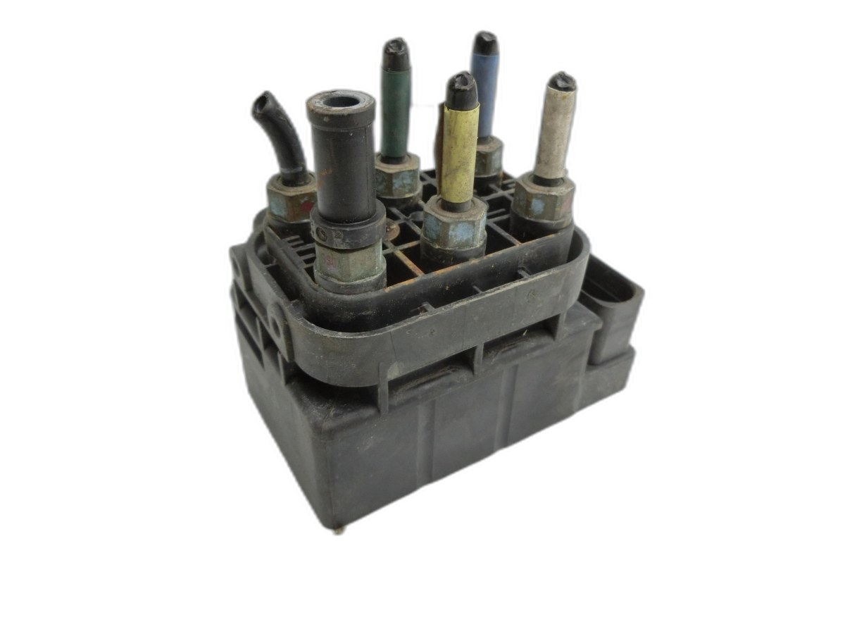 Jeep Grand Cherokee WK2 13-17 CRD 3,0 184KW EXF Ventile Ventil Regelventil für Luftfahrwerk  - Bild 1