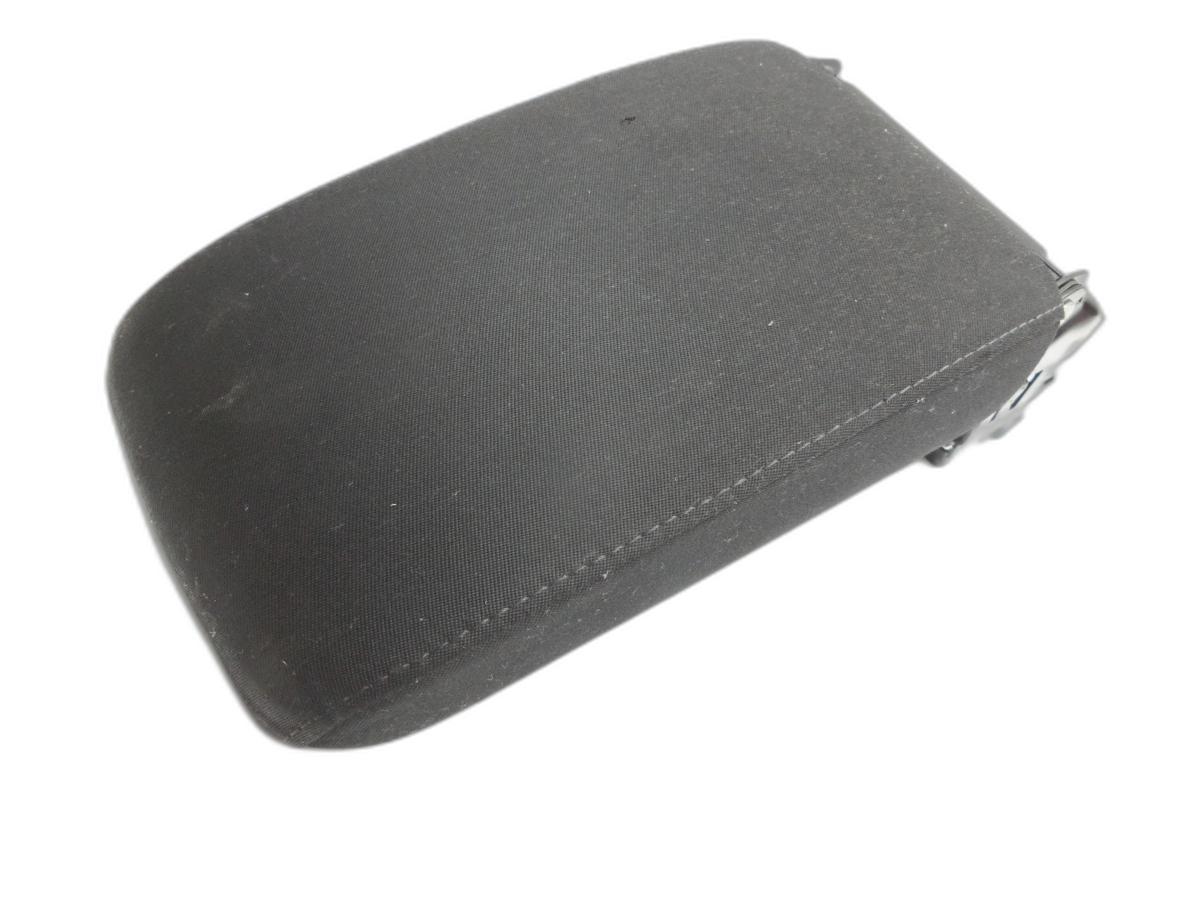 Armrests center armrest Edition for back seatbank VW Golf 5K 6 VI 08-12 - Bild 1