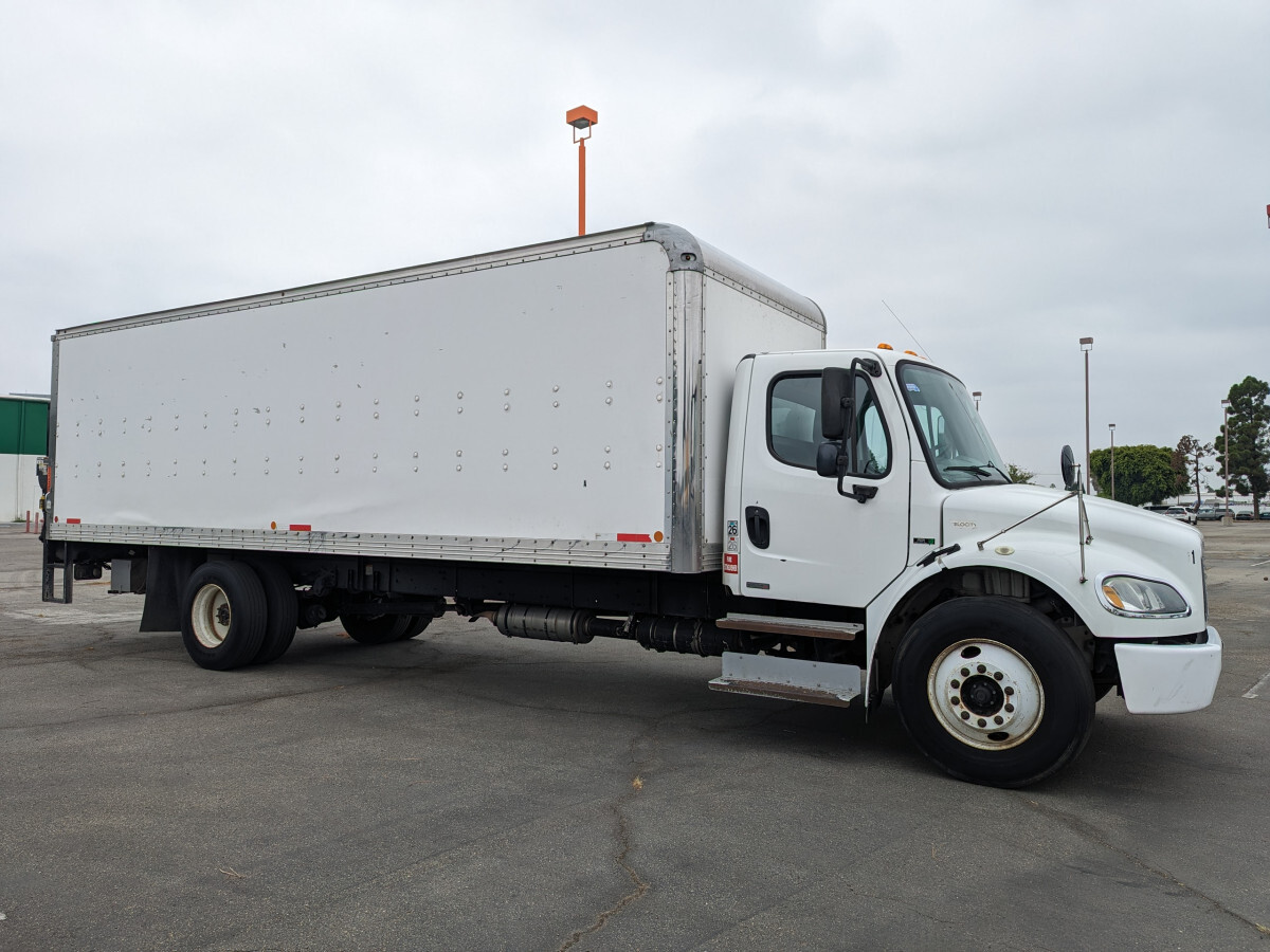 Owner 2014 Freightliner M2 106 26FT Box Truck CUMMINS ENGINE with Liftgate DIESEL 2304