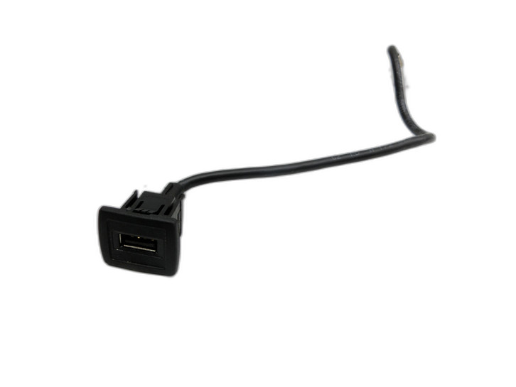 Mercedes S212 W212 E300h 13-16 USB Buchse Anschluss Mercedes S212 W212 E300h 13-16 10.06.2013 MDG50209 gebraucht Bild 1