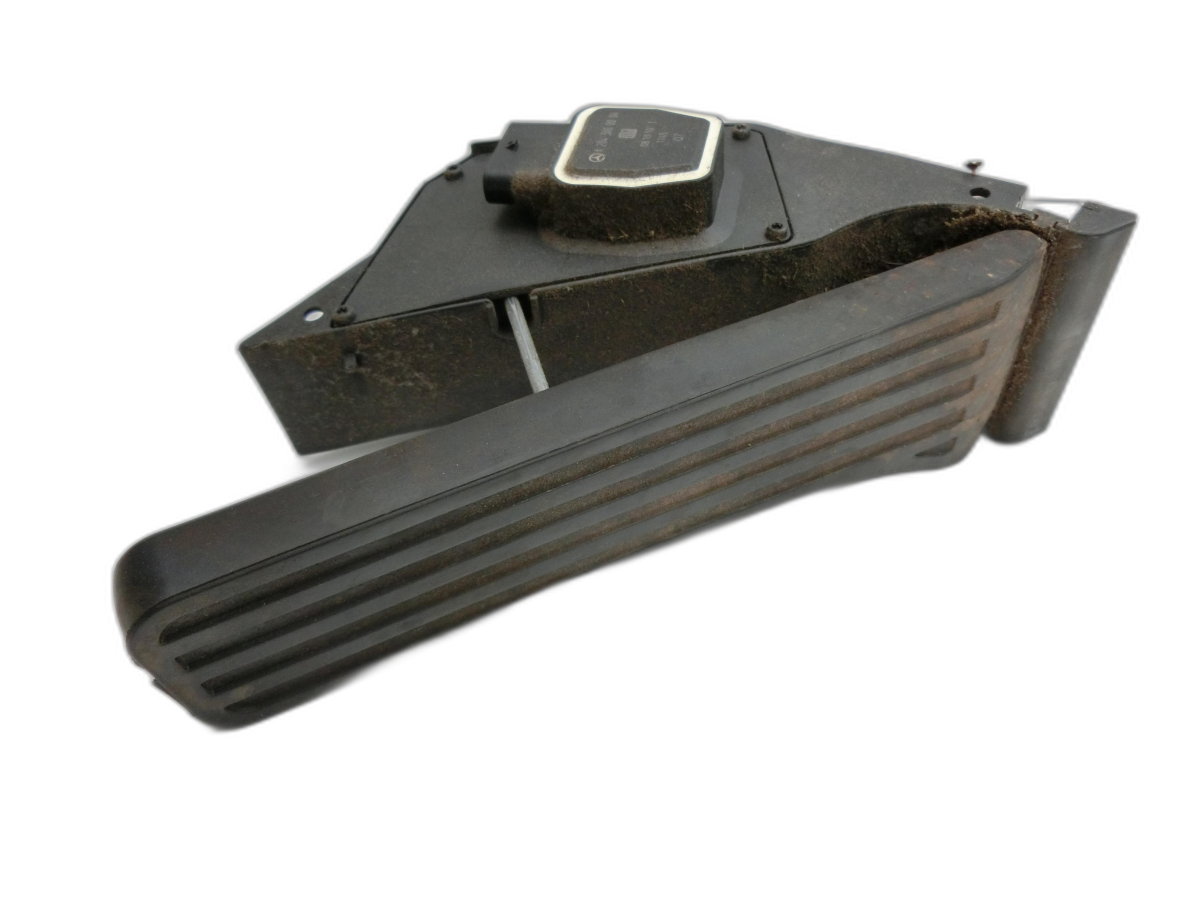 Mercedes W212 E200 09-13 2143 100KW Gaspedal Pedal Gaswertgeber - Bild 1
