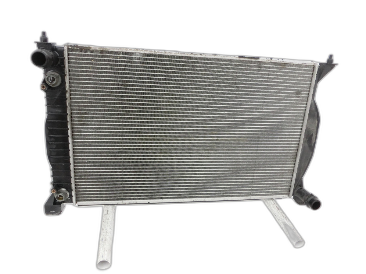 Audi A4 8E B6 00-04 2,4 125KW Wasserkühler Kühler  - Bild 1