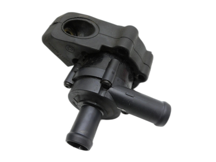 Mitsubishi ASX GAW 16-19 1,6 86KW Umwelzpumpe Heizung Pumpe Mitsubishi ASX GAW 16-19 15.09.2017 9021337B gebraucht Bild 1
