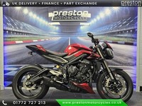 TRIUMPH STREET TRIPLE RS
