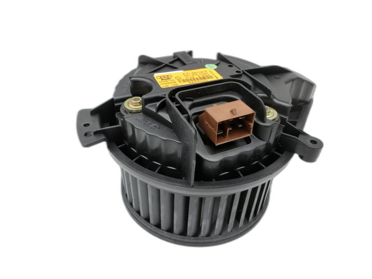 Audi A4 8E B6 00-04 Gebläsemotor Lüftermotor Heizungsgebläse  - Bild 1