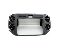 VW Tiguan 5N 11-16 Luftdusche Luftdüse Mitte VW Tiguan 5N 11-16 12.12.2012 5N0858069J gebraucht Vorschau 1