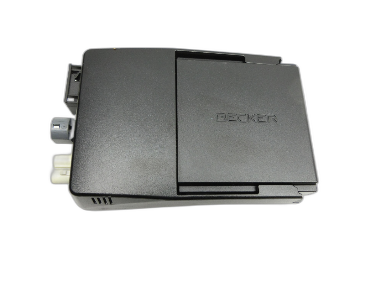 Mercedes S204 W204 C220 11-15  Steuergerät SG Becker Navigation MAPPs 8GB Pilot  - Bild 1