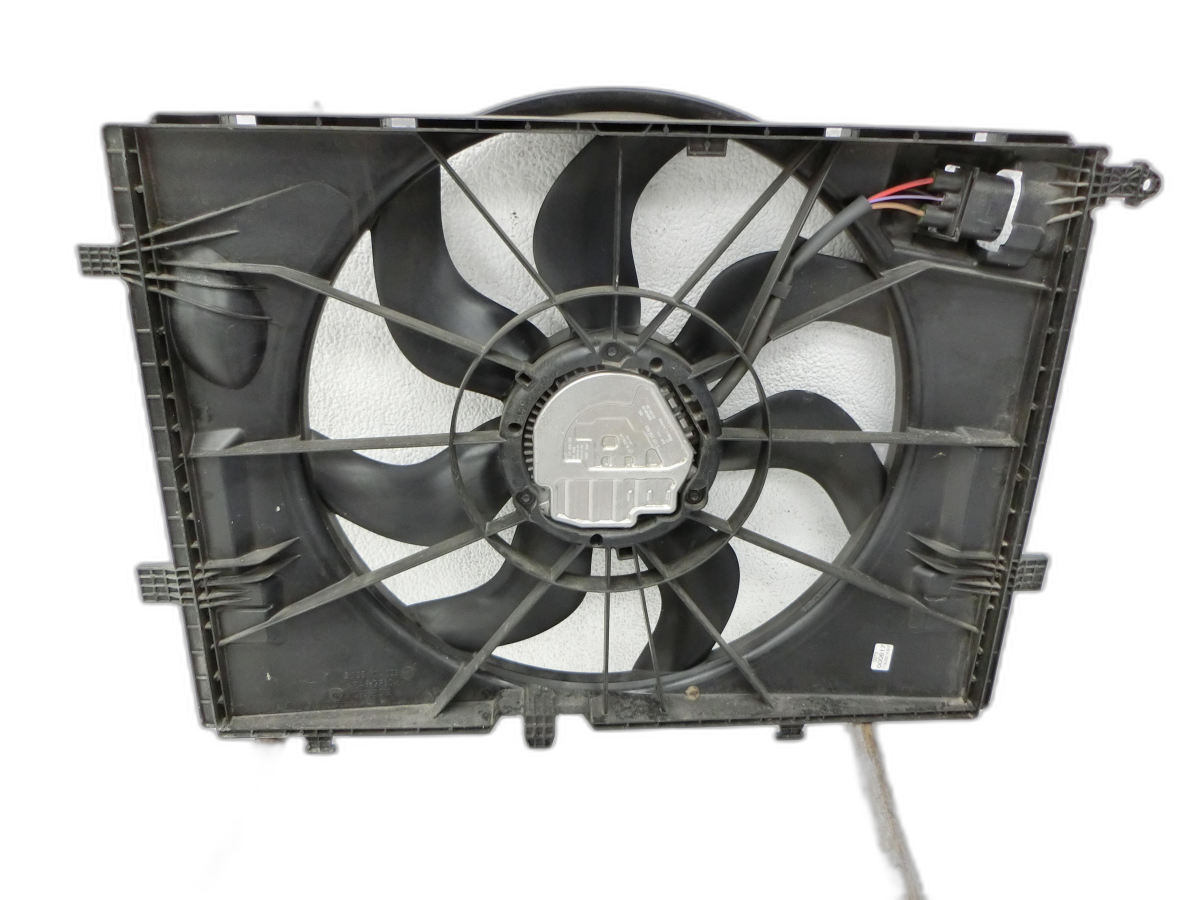 Mercedes W213 16-20 E200 d 1,6 118KW Wasserkühler Kühler  - Bild 1