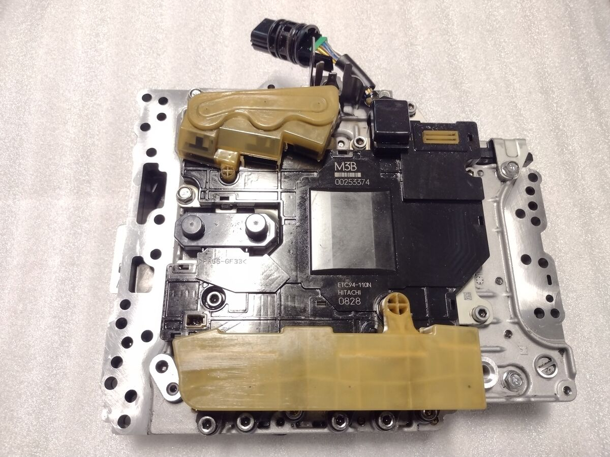 riririy 2022 - 2024 RIVIAN R1S OEM REAR ZONE CONTROLLLER COMPUTER