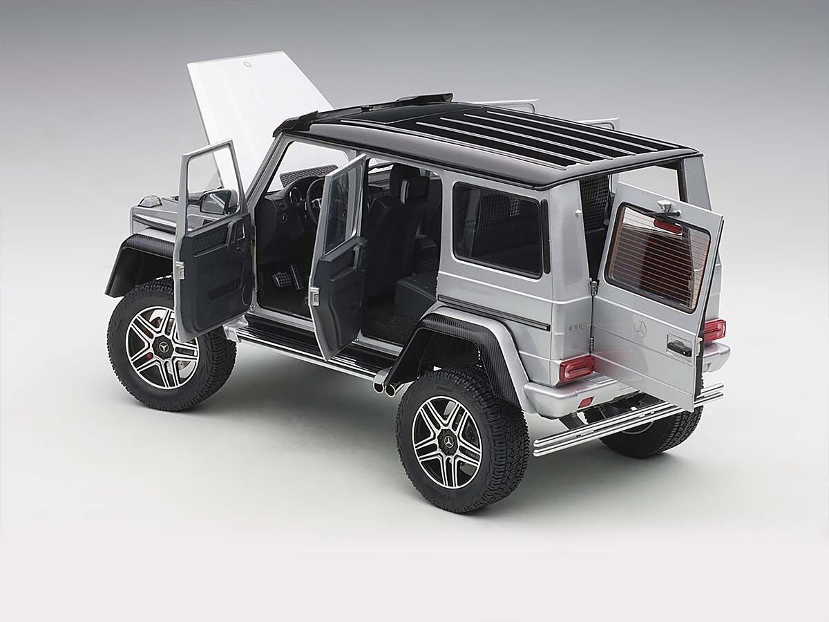 ゲレンデ　1/18Mercedes-Benz G500 Minichamps 2018 MERCEDES BENZ G500 V8 (W463) GREY 1:18