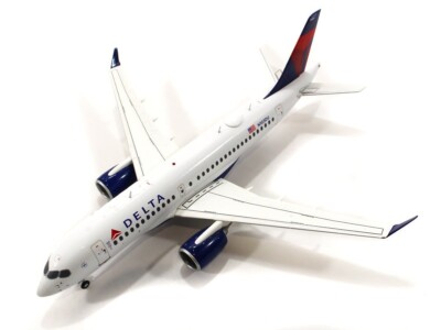 AIRBUS A220-100 DELTA AIR LINES REG:N103DU W/STAND - GEMINI JETS G2DAL1112 1/200