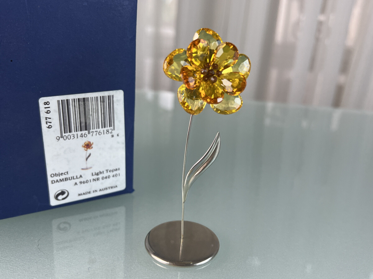 Swarovski Figurine 677990 Paradise Flower Dindori Sapphire