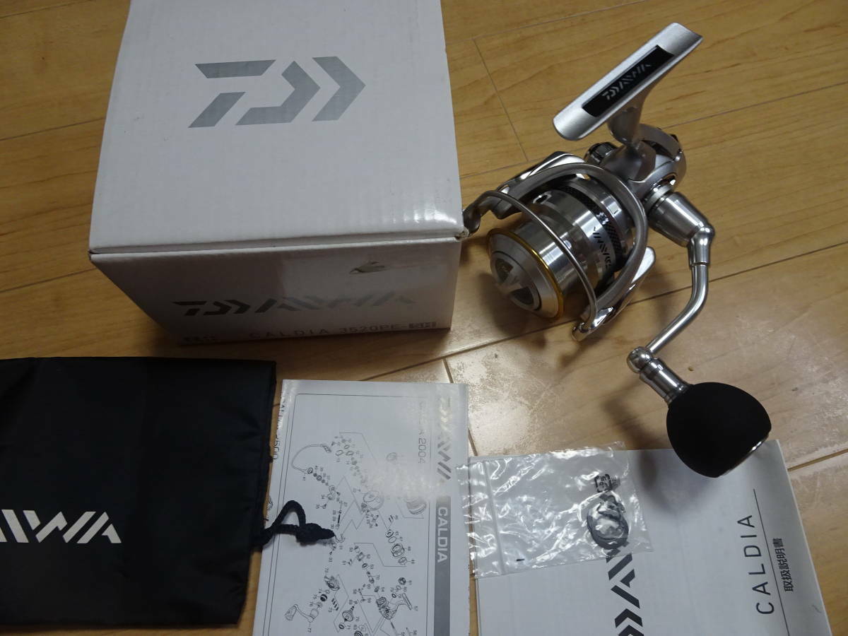 リール Daiwa CALDIA 3520PE-SH DAIWA 11 CALDIA 3520PE-SH Spinning Reel Used with Box From