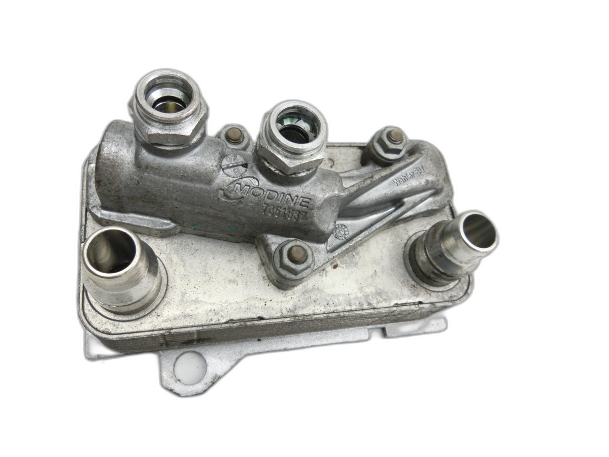 Mercedes W205 C250 14-18 2,0 155KW Ölkühler Getriebeölkühler  - Bild 1