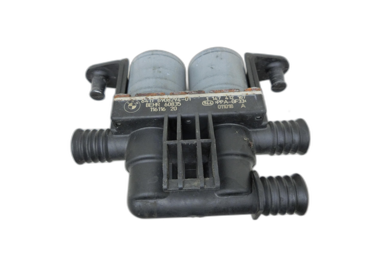BMW E65 7er 01-05 745i 4,4 245KW Wasserventil Ventil Heizung - Bild 1