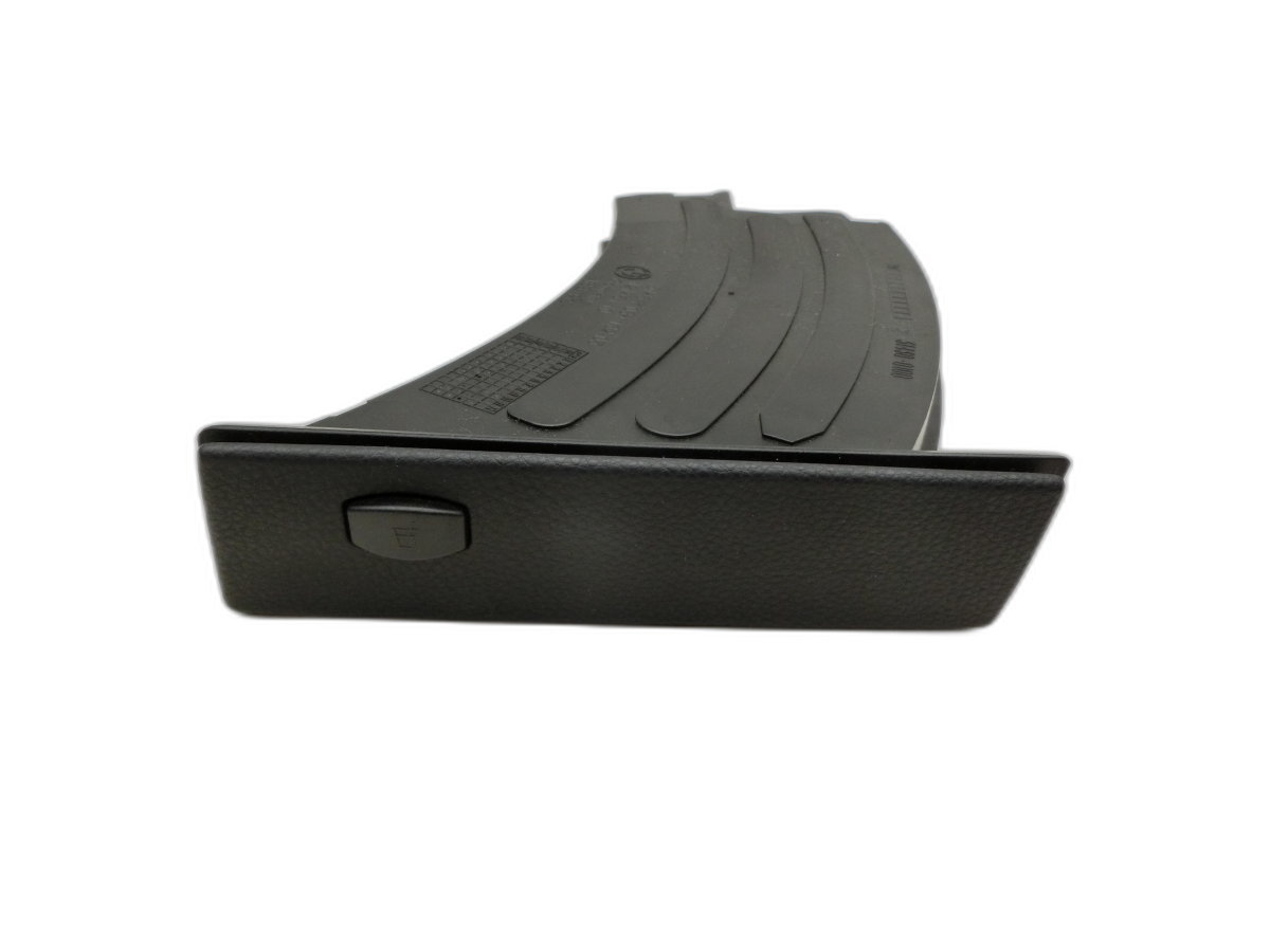 BMW E61 LCI 530d 07-10 Kombi Becherhalter Getränkehalter Rechts Innen  - Bild 1