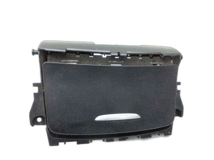 Mercedes W176 A180 12-15 Aschenbecher Ascher Mercedes W176 A180 12-15 31.10.2013 A1766801250 A17668012509H44 gebraucht Bild 1