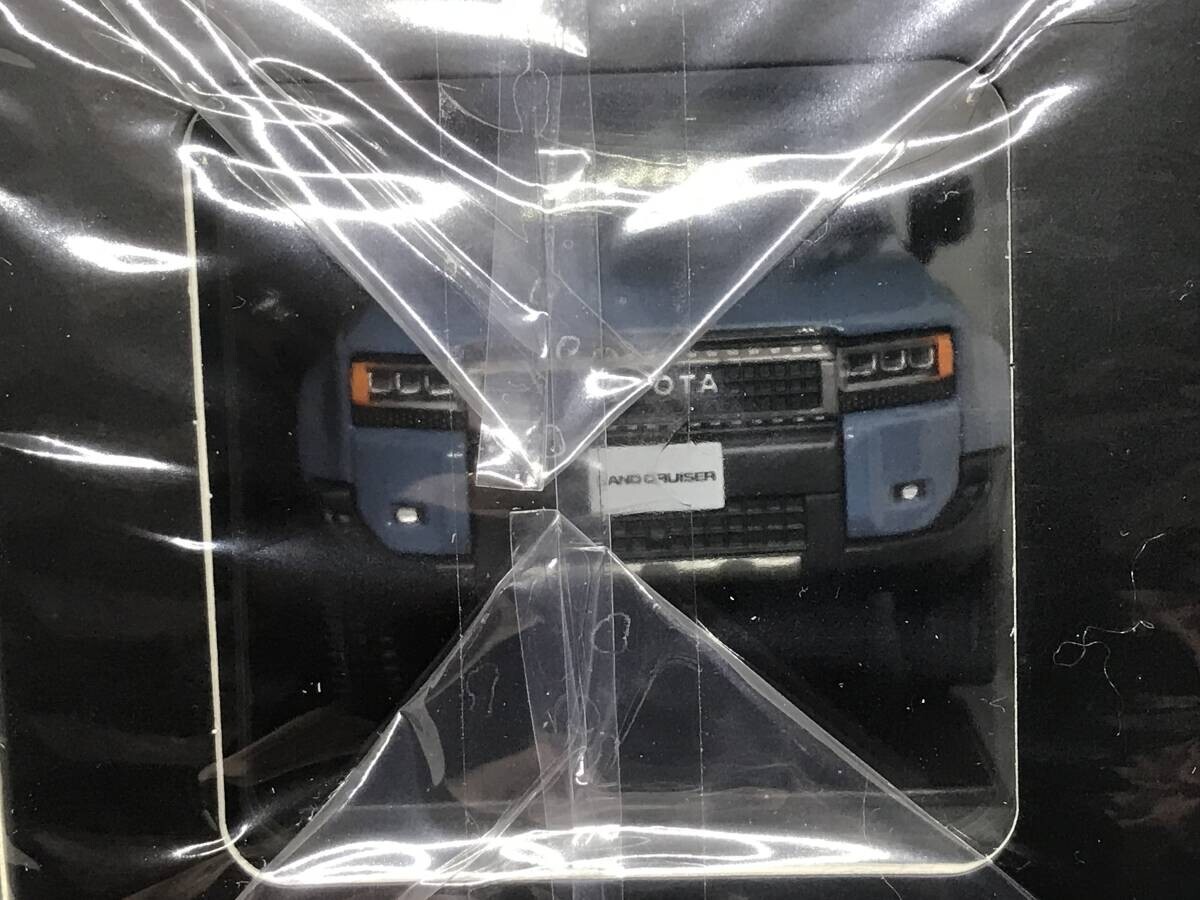 TOYOTA LAND CRUISER カラーサンプルカー Toyota Land Cruiser 70 ZX 4DOOR '2001 Gray Metallic | HLJ.com