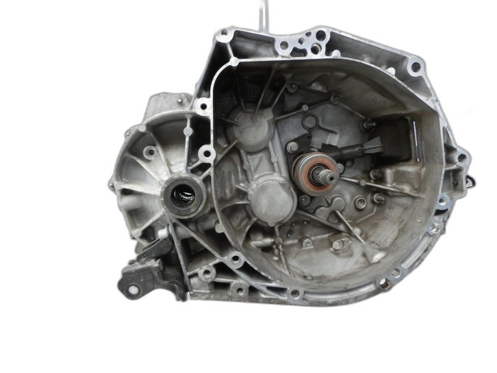 Opel Crossland X P17 17-20 TD 1,6  Schaltgetriebe Getriebe 3,9 KL9  - Bild 1