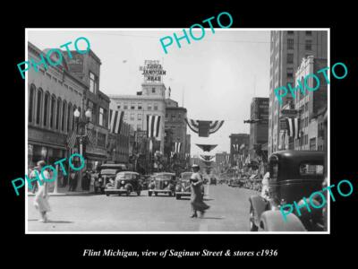 OLD POSTCARD SIZE PHOTO OF FLINT MICHIGAN VIEW OF SAGINAW St & STORES c1936