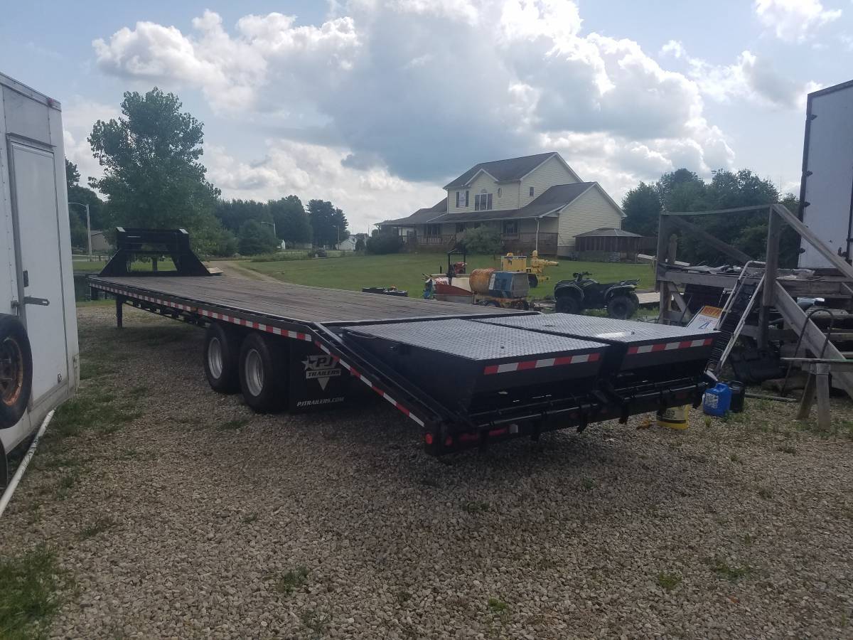 2016 PJ 102 x 35' deck  FD352 Gooseneck Trailer  43' overall 25,000 GVWR