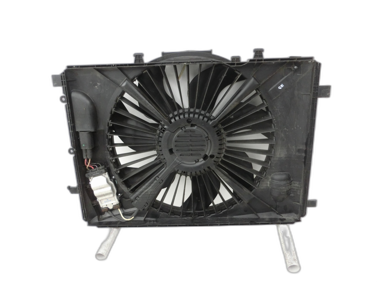 Mercedes C207 E200 13-17 2,0 135KW Lüfter Ventilator f. Kühler  - Bild 1