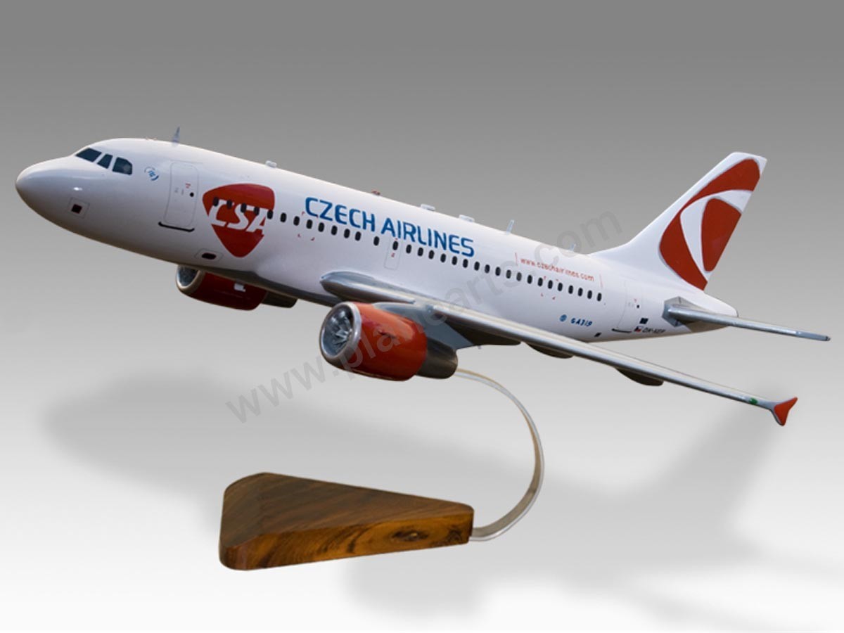 Airbus A319 Czech Airlines Desk Wood Airplane New Model Small Scale 1/130
