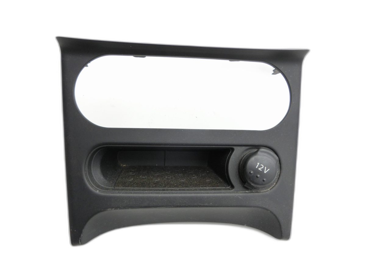 Nissan Qashqai J10 10-13 Blende Einbaurahmen mit 12V Steckdose - Bild 1